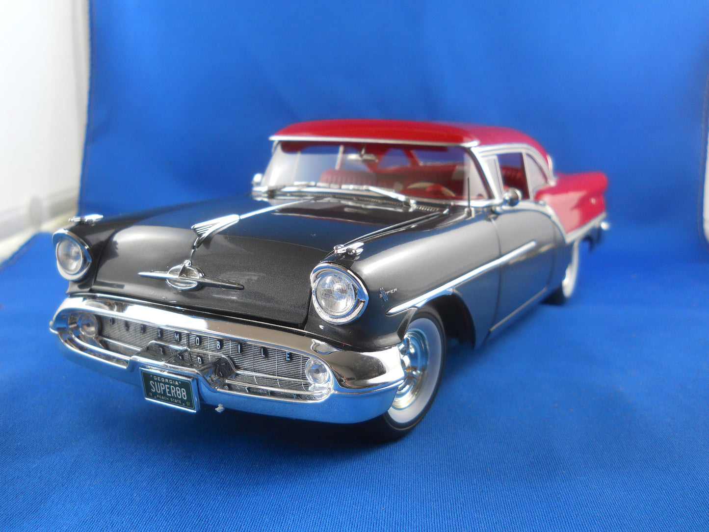 Acme 1957 Oldsmobile Super 88 1:18 Diecast Limited Edition 1 of 762